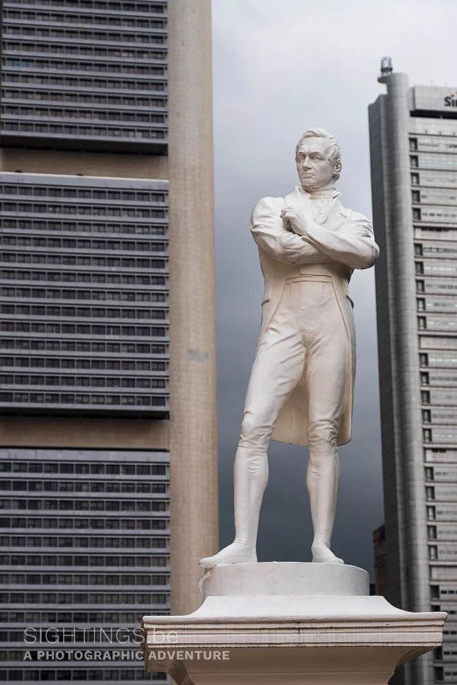 Sir Stamford Raffles statue